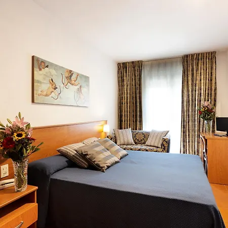 コローレ ホテル 3*